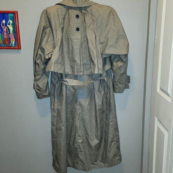 J. GALLERY Trenchcoat  - Picture 6 of 7